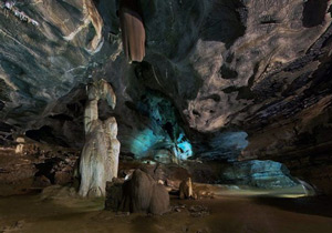 Sudwala Caves 'Screaming monster main cavern' by Guyermer - Own work. Licensed under CC BY-SA 3.0 via Wikimedia Commons - http://commons.wikimedia.org/wiki/File:Screaming_monster_main_cavern.jpg#/media/File:Screaming_monster_main_cavern.jpg